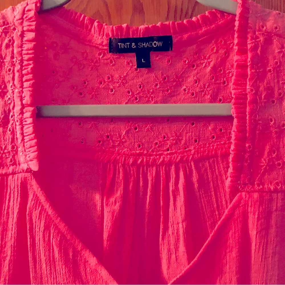 Tint & Shadow Sleeveless Blouse